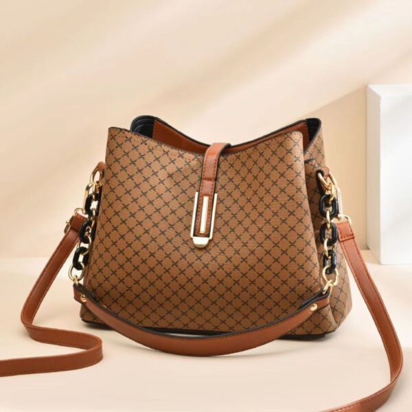 Bolsa Feminina em Couro Genuino - Ayla Hernandes - Imagem 8