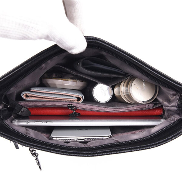 Bolsa Feminina em Couro Genuino - Genuine Premium - Imagem 9
