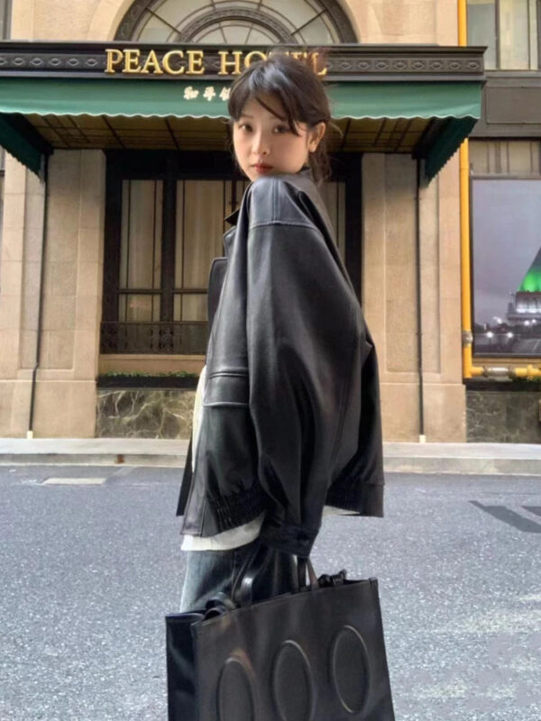 Jaqueta Feminina em Couro Genuino - Premium Style - Imagem 9