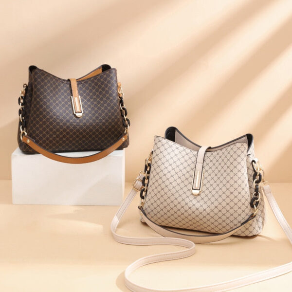 Bolsa Feminina em Couro Genuino - Ayla Hernandes - Imagem 6