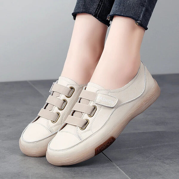 Tênis Feminino em Couro Genuino - Queralt - Imagem 29