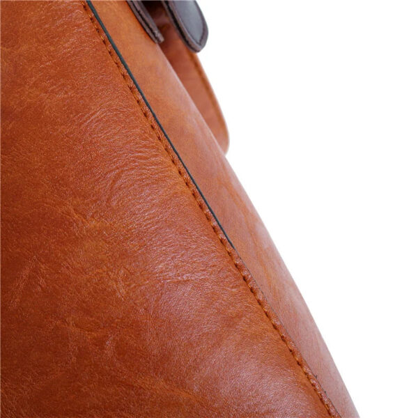 Kit Premium em Couro Genuino - Bolsa + Carteira + Carteira de Mão + Necessaire de Brinde - Imagem 9