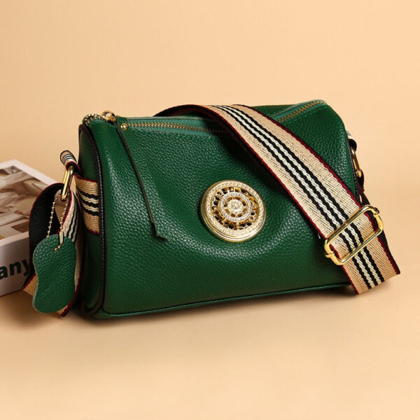 Bolsa de Ombro Feminina Pequena Couro - Divier Fernandes - Imagem 11