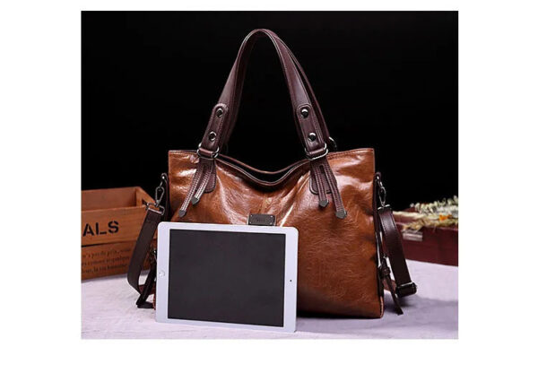 Bolsa Feminina em Couro Genuíno - Isis Gabrielli - Imagem 10