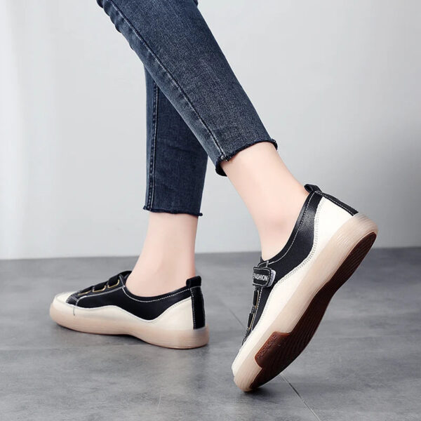 Tênis Feminino em Couro Genuino - Queralt - Imagem 16