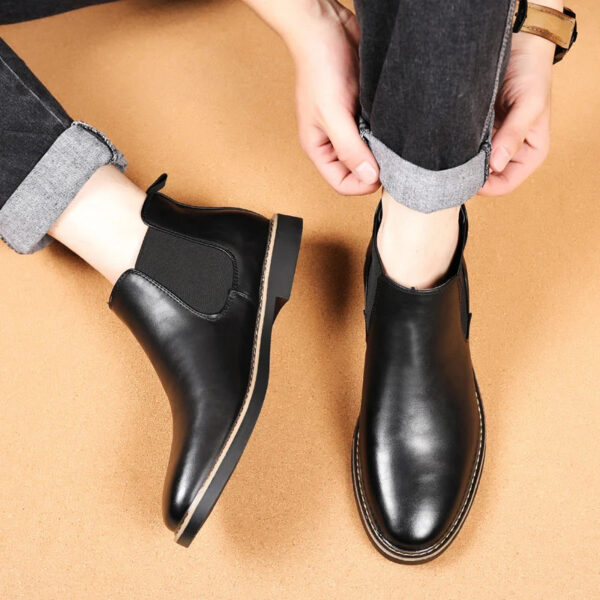 Bota Masculina em Couro Genuíno - Coleman - Imagem 15