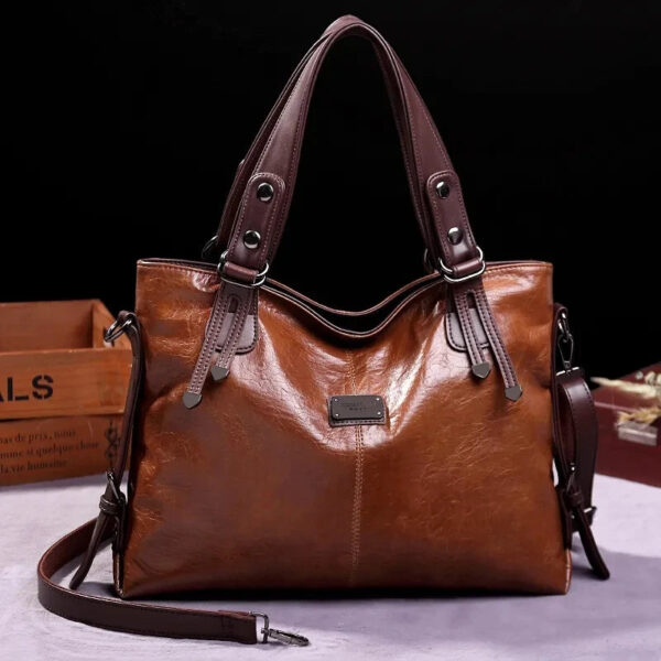 Bolsa Feminina em Couro Genuíno - Isis Gabrielli - Imagem 22