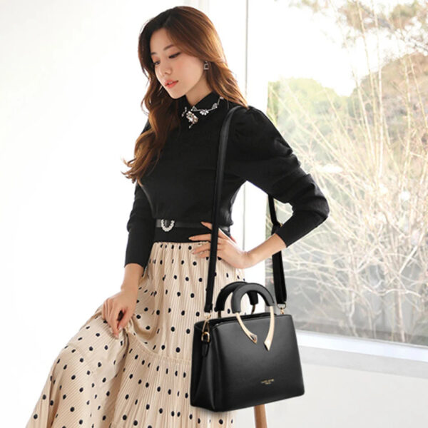 Bolsa Feminina em Couro Genuino - Luxo Elegance - Imagem 4