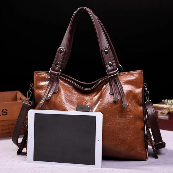 Bolsa Feminina em Couro Genuíno - Isis Gabrielli - Imagem 2