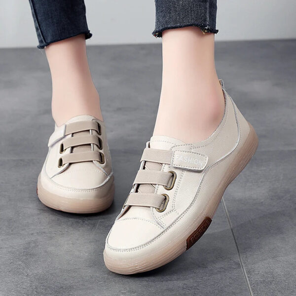 Tênis Feminino em Couro Genuino - Queralt - Imagem 28