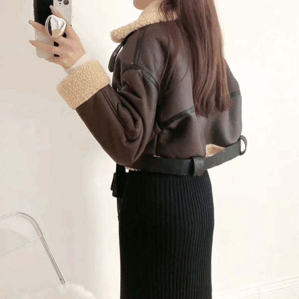 Jaqueta Feminina em Couro Genuino - Geneviv Armand - Imagem 7
